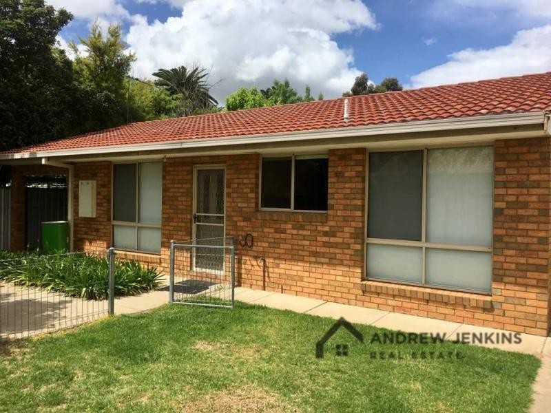 12b Lisfarron Avenue, Cobram VIC 3644