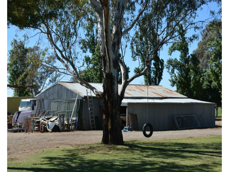 1724 Larissa Road, Yarroweyah VIC 3644