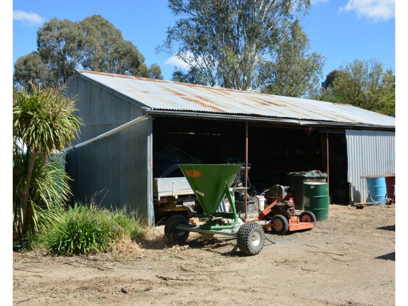 1724 Larissa Road, Yarroweyah VIC 3644