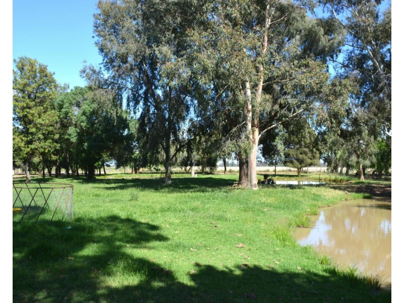 1724 Larissa Road, Yarroweyah VIC 3644