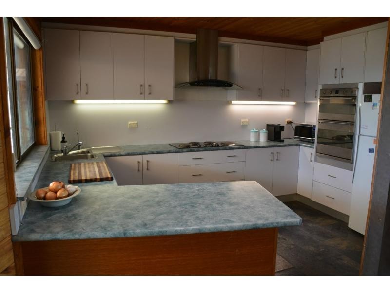 15 Moore Street, Katamatite VIC 3649