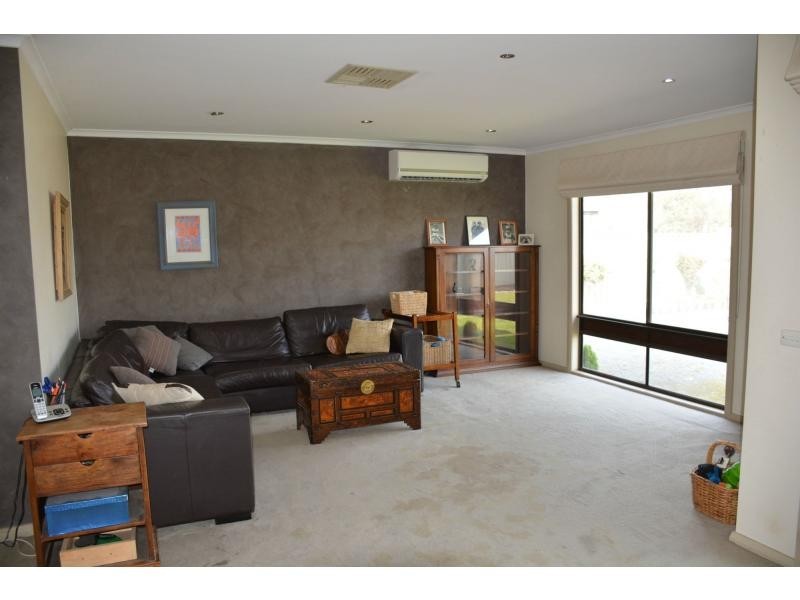 15 Moore Street, Katamatite VIC 3649