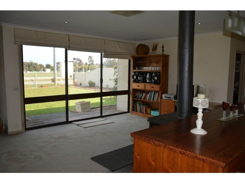 15 Moore Street, Katamatite VIC 3649