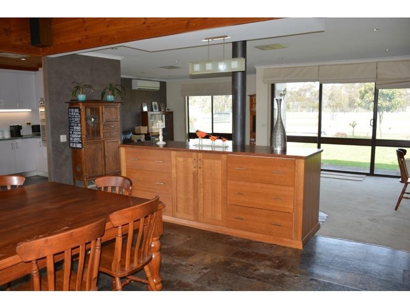 15 Moore Street, Katamatite VIC 3649