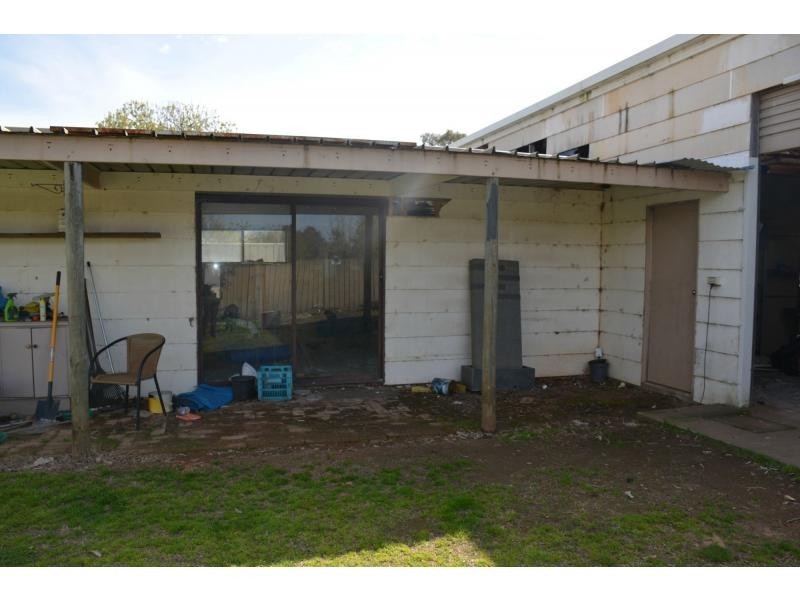 15 Moore Street, Katamatite VIC 3649