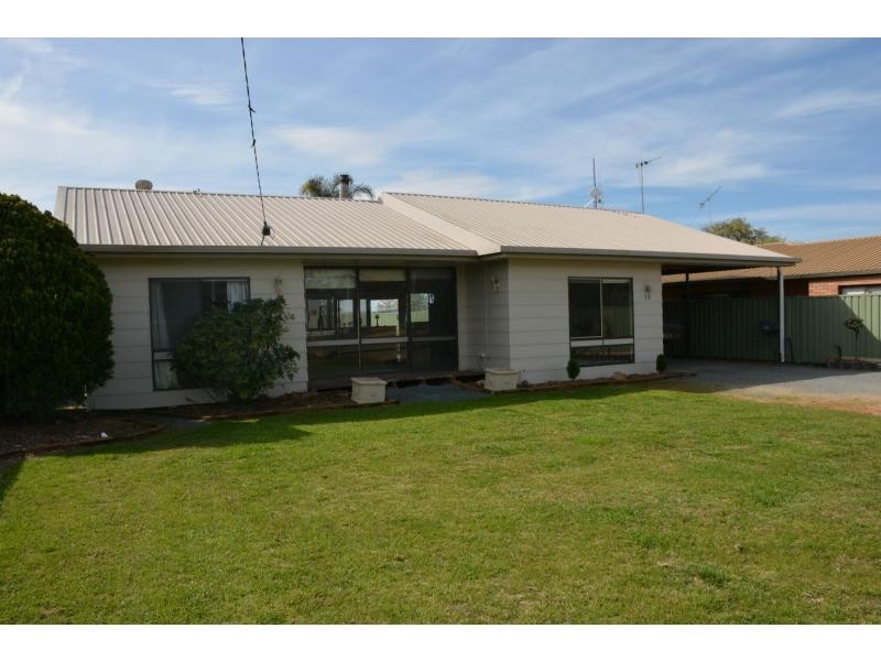 15 Moore Street, Katamatite VIC 3649