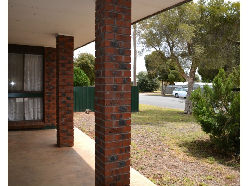 25 Cobram Street, Berrigan NSW 2712
