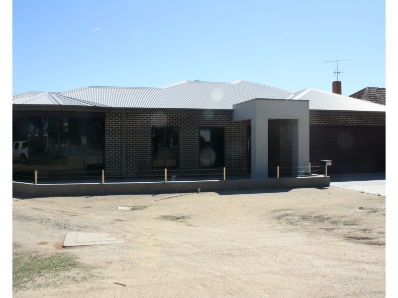 29A Murray Valley Highway, Cobram VIC 3644