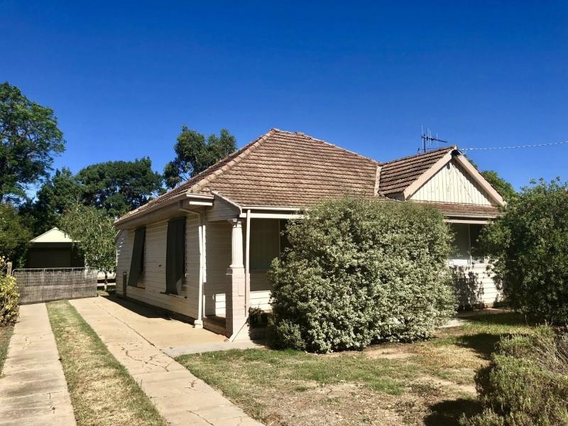 18 Thompson Avenue, Cobram VIC 3644