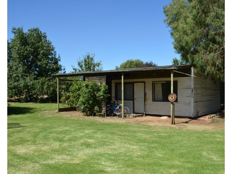 6 Chapmans Lane, Katunga VIC 3640