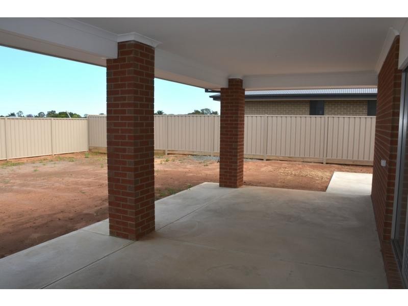 1 Villa Court, Cobram VIC 3644