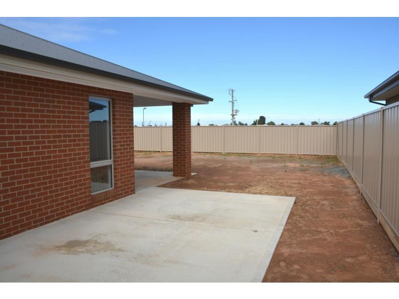 1 Villa Court, Cobram VIC 3644