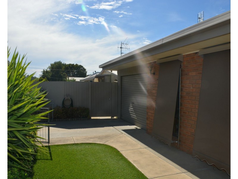 17a Karook Street, Cobram VIC 3644