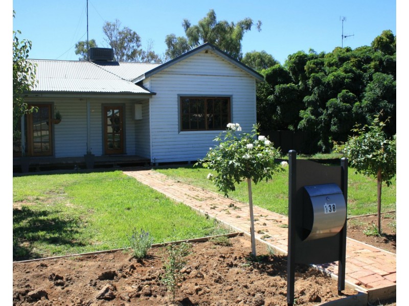 138 Deniliquin Street, Tocumwal NSW 2714
