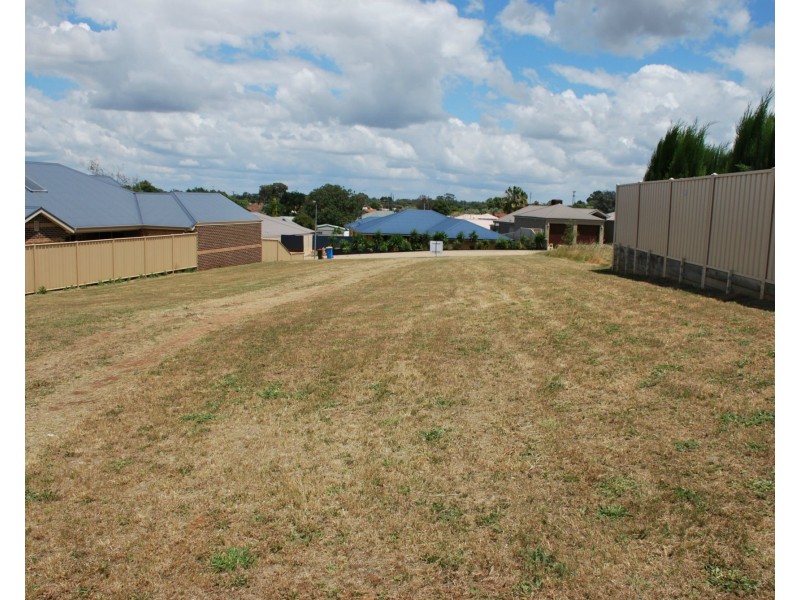 29 Apricot Circuit, Cobram VIC 3644