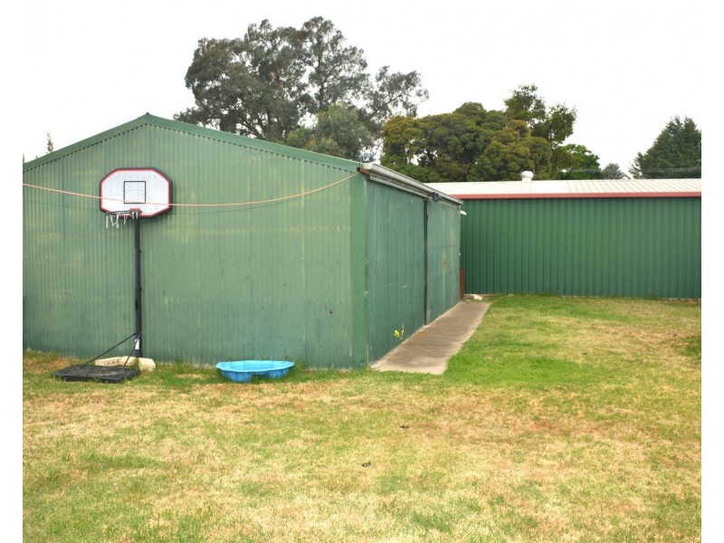 4 Campbell Road, Cobram VIC 3644