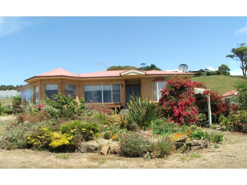 246 Penguin Road, Penguin TAS 7316