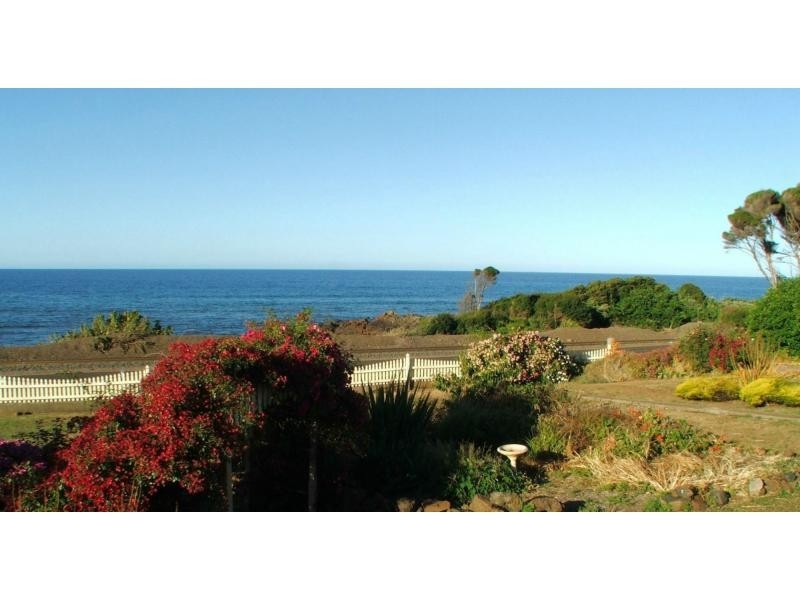 246 Penguin Road, Penguin TAS 7316