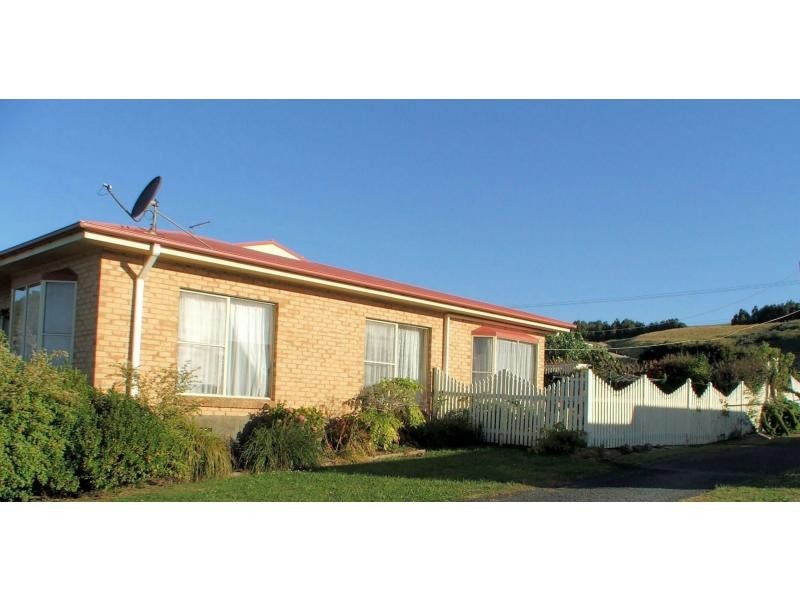 246 Penguin Road, Penguin TAS 7316