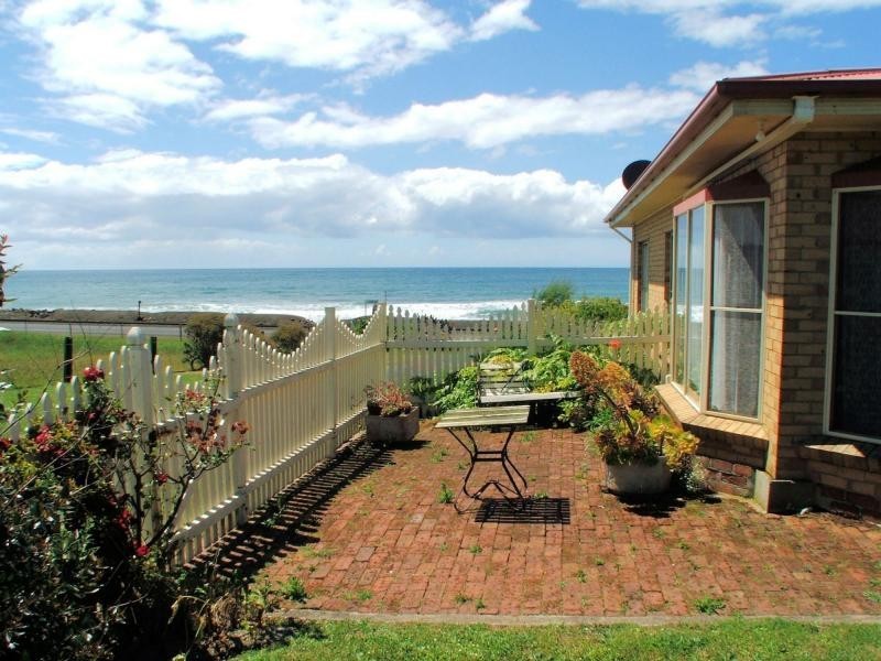 246 Penguin Road, Penguin TAS 7316