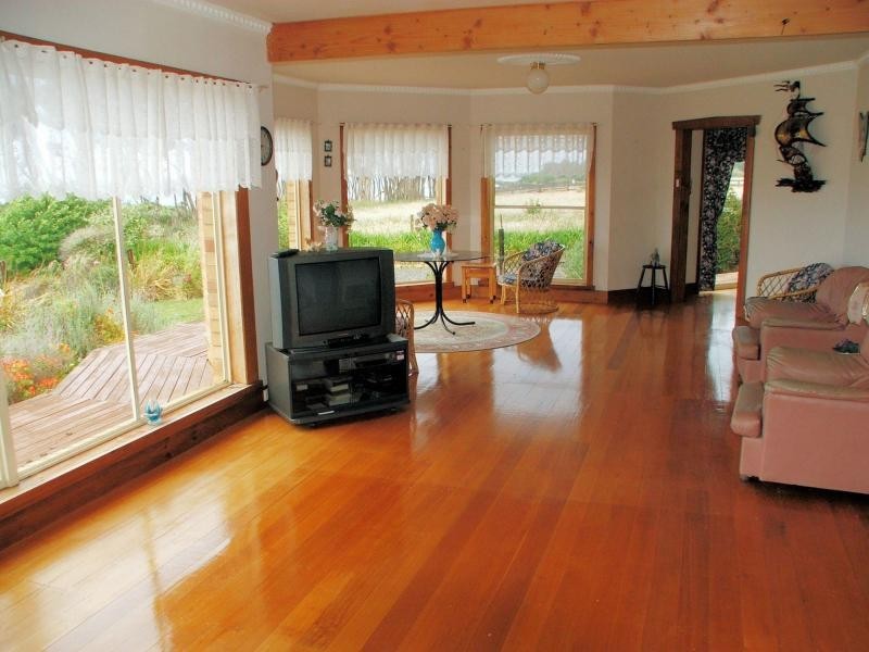 246 Penguin Road, Penguin TAS 7316