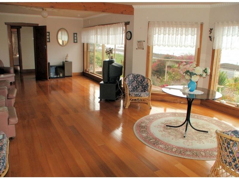 246 Penguin Road, Penguin TAS 7316