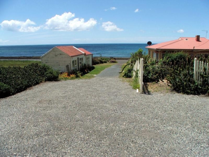 246 Penguin Road, Penguin TAS 7316