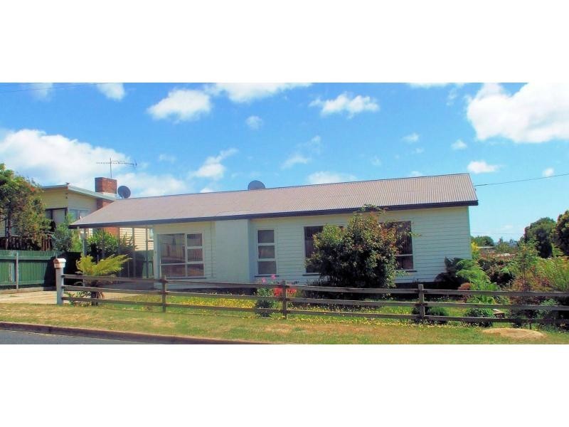 8 Fielding Street, Penguin TAS 7316