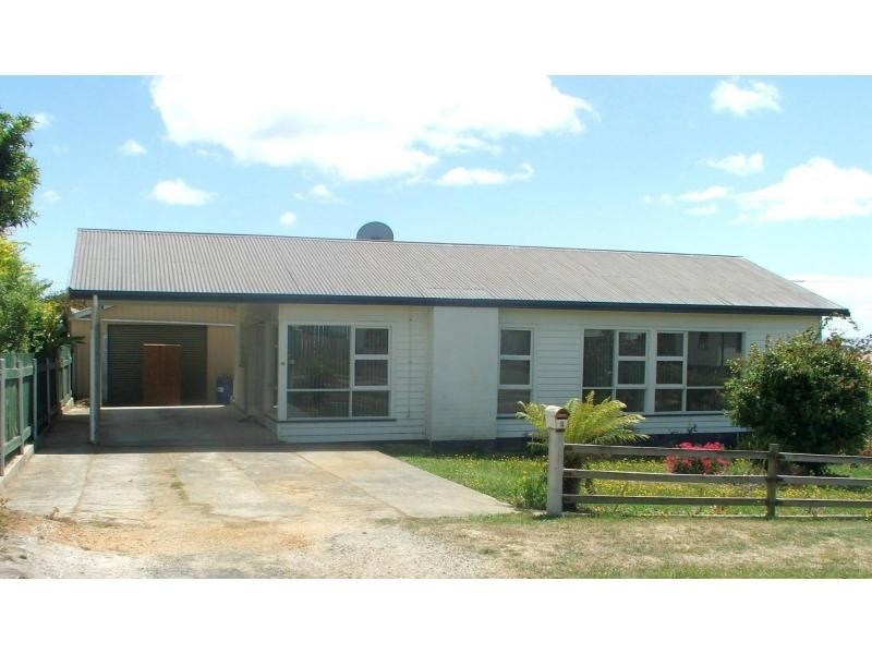 8 Fielding Street, Penguin TAS 7316