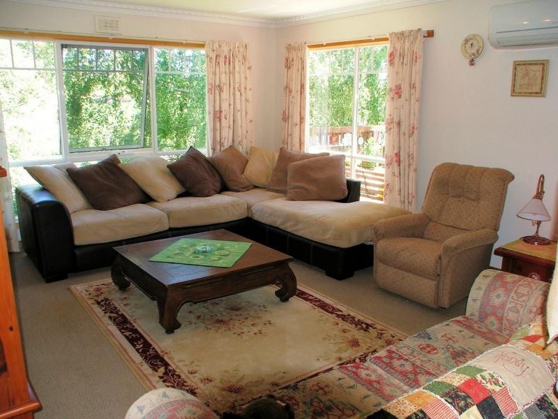 24 Elizabeth Street, Penguin TAS 7316