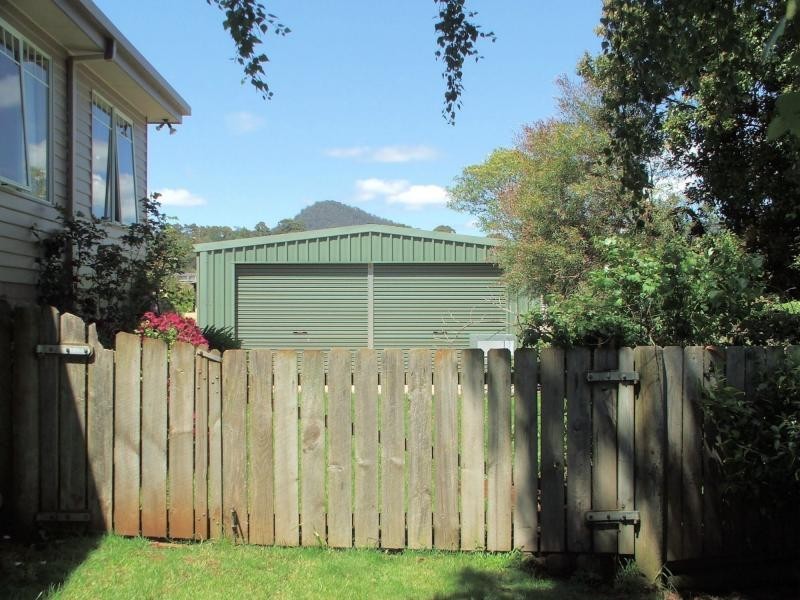 24 Elizabeth Street, Penguin TAS 7316