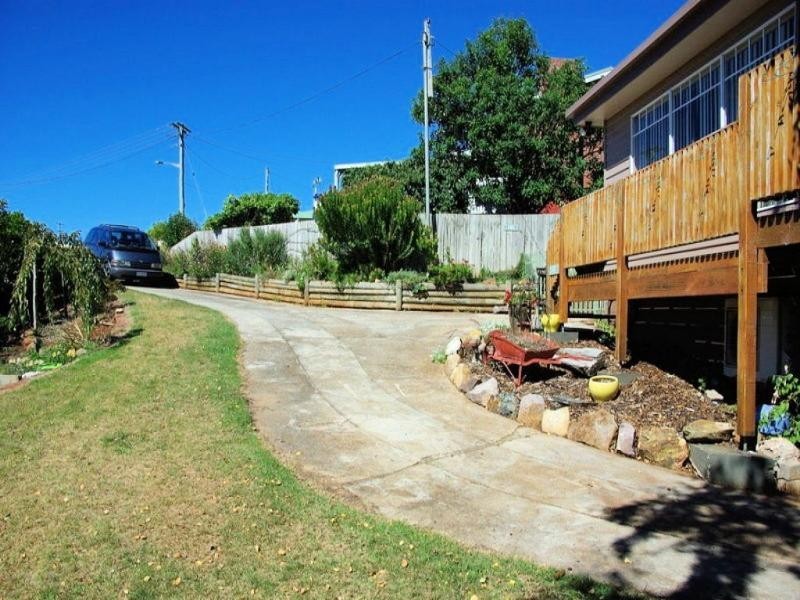 24 Elizabeth Street, Penguin TAS 7316