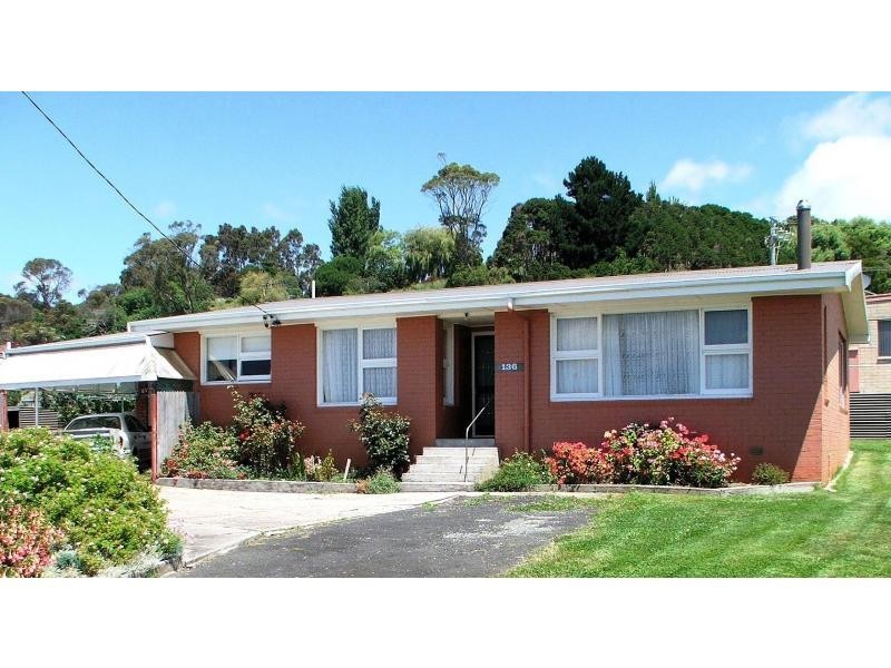 136 Main Road, Penguin TAS 7316