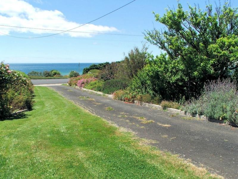 136 Main Road, Penguin TAS 7316