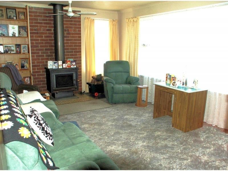 136 Main Road, Penguin TAS 7316
