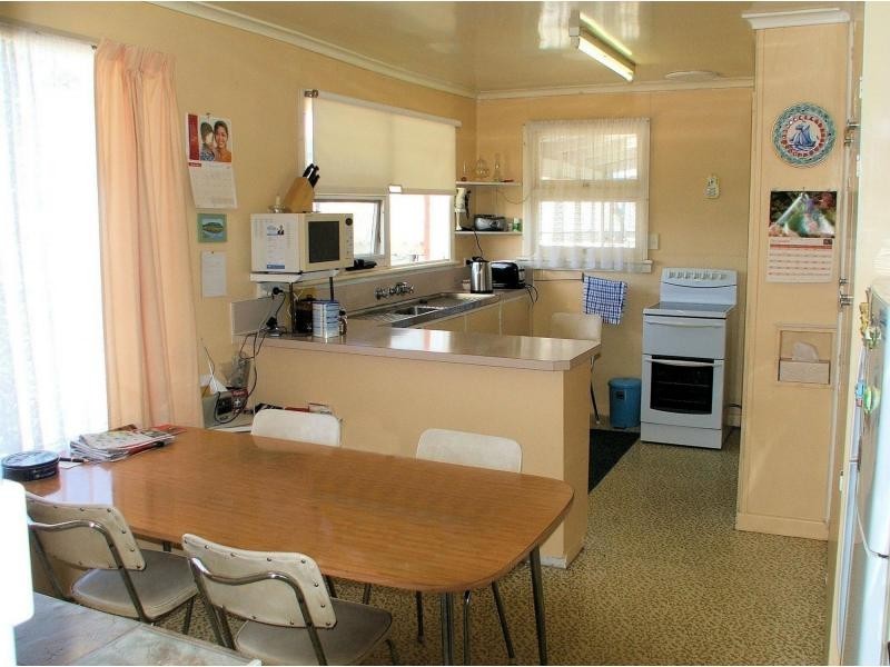 136 Main Road, Penguin TAS 7316