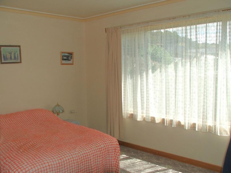 136 Main Road, Penguin TAS 7316