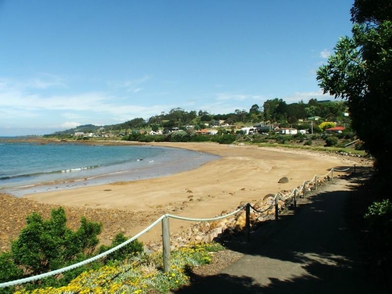 136 Main Road, Penguin TAS 7316