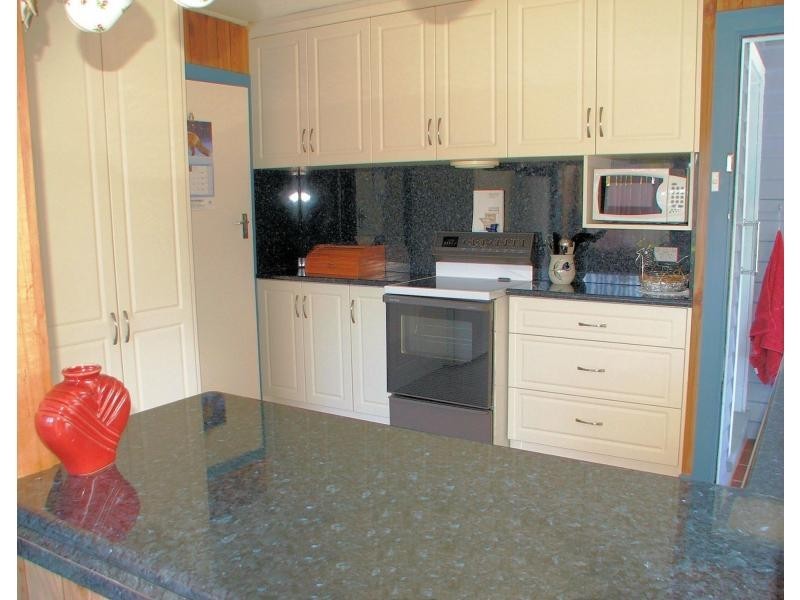 88 South Road, Penguin TAS 7316