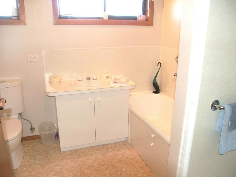 Unit 1/3 Coroneagh Street, Penguin TAS 7316