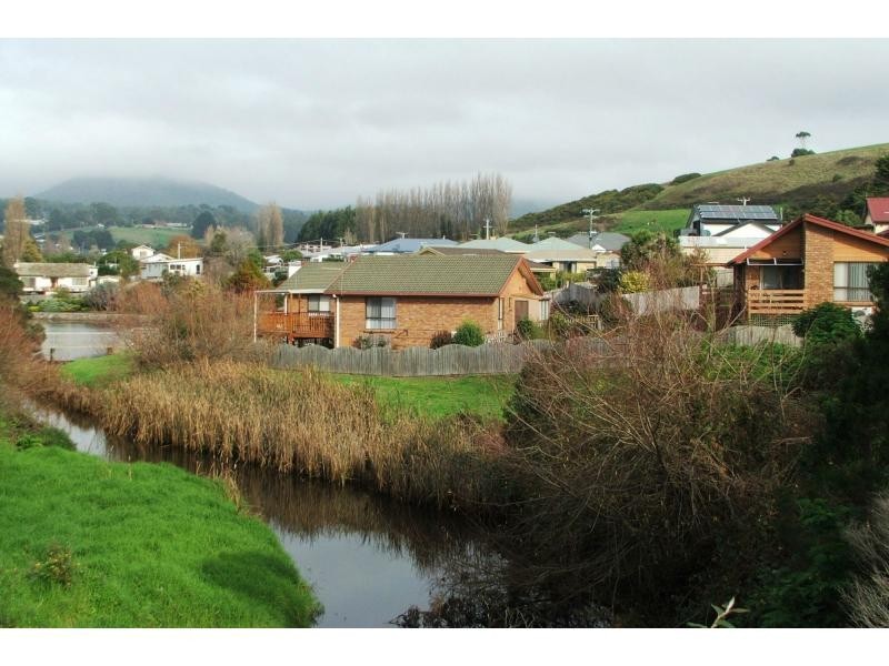 Unit 1/3 Coroneagh Street, Penguin TAS 7316