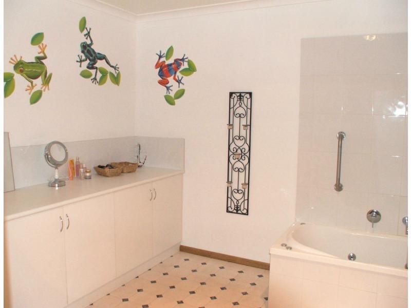 83 Pine Road, Penguin TAS 7316