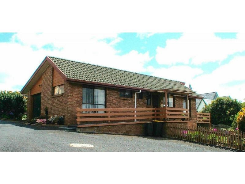 Unit 1/3 Coroneagh Street, Penguin TAS 7316