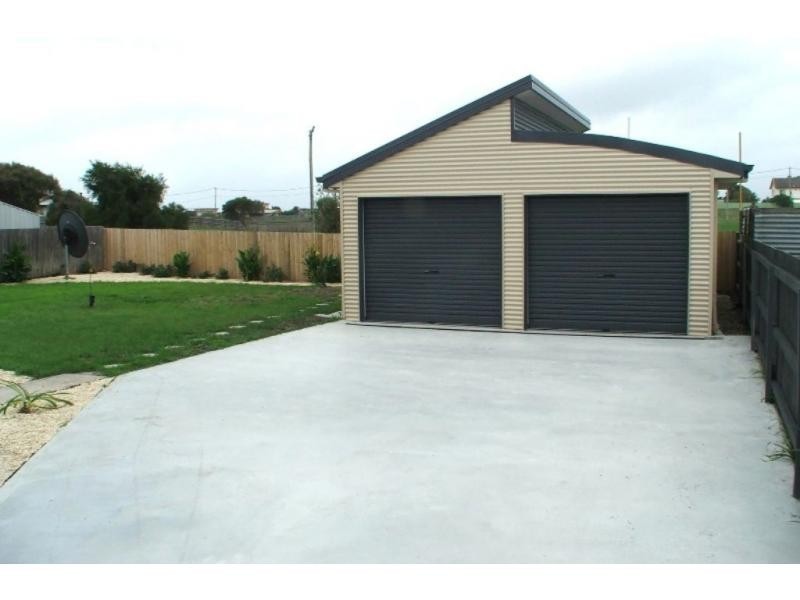 16 Tingha Way, West Ulverstone TAS 7315