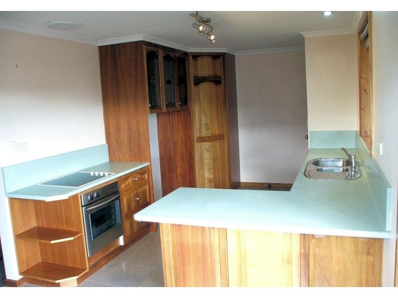 14 Yaxley Street, Penguin TAS 7316