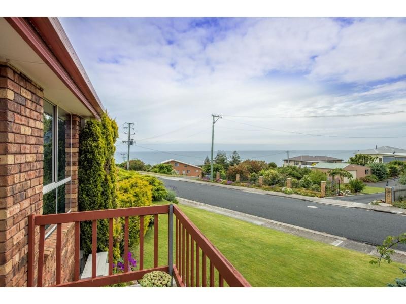 2 Kelvin Street, Penguin TAS 7316