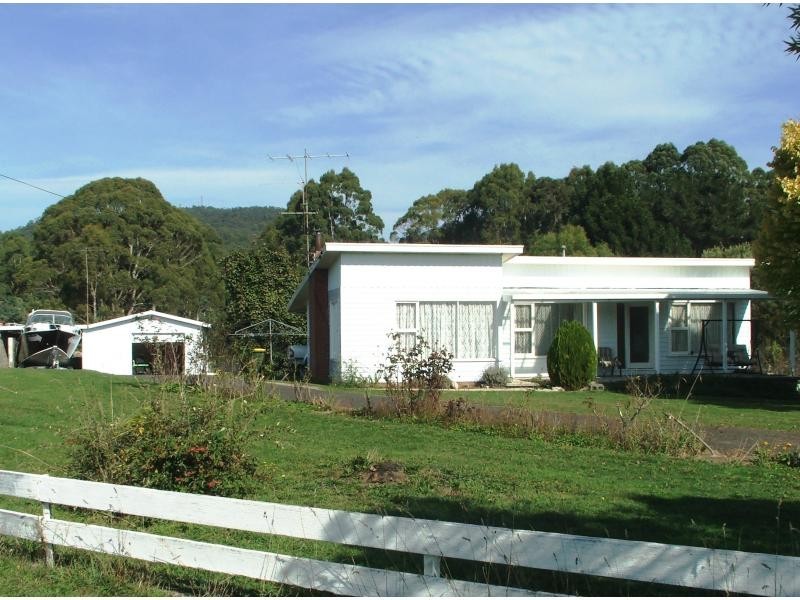 158 South Road, Penguin TAS 7316