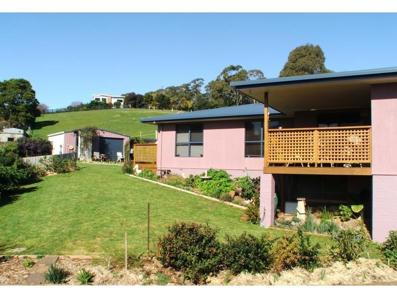 5 Southwood Avenue, Penguin TAS 7316