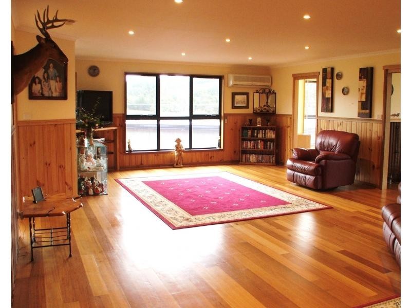 5 Southwood Avenue, Penguin TAS 7316