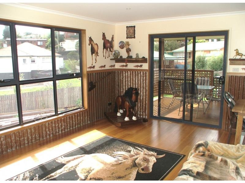 5 Southwood Avenue, Penguin TAS 7316